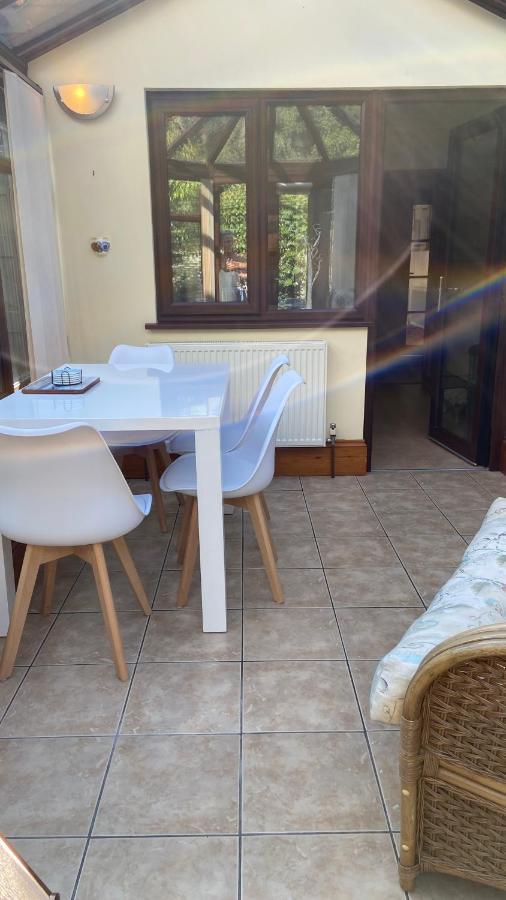 Beautiful Bexhill Cottage With Garden 3 Mins Walk To Beach Esterno foto
